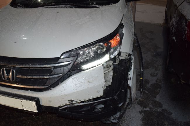 Ухта столкнулись Geely Emgrand и Honda CR-V